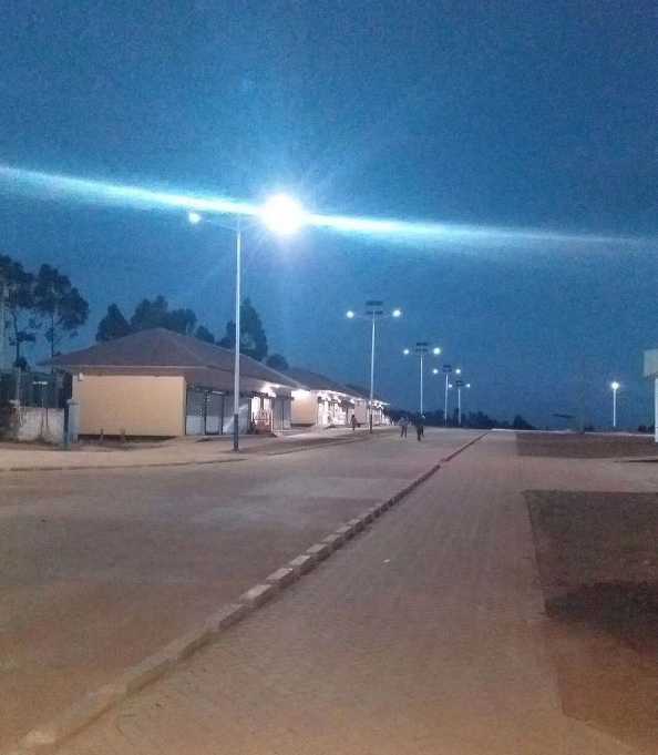 壤塘县非洲科特迪瓦太阳能路灯工程